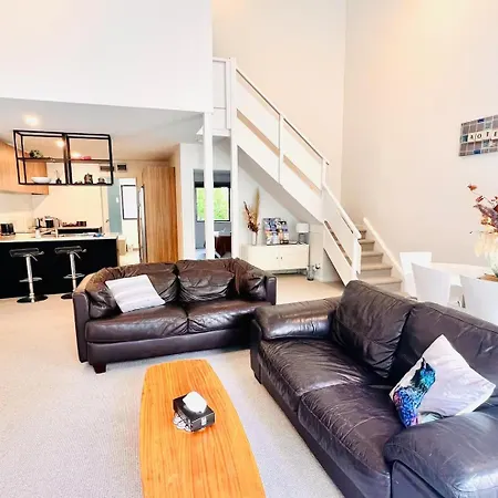 Chester St East - Christchurch Holiday Homes